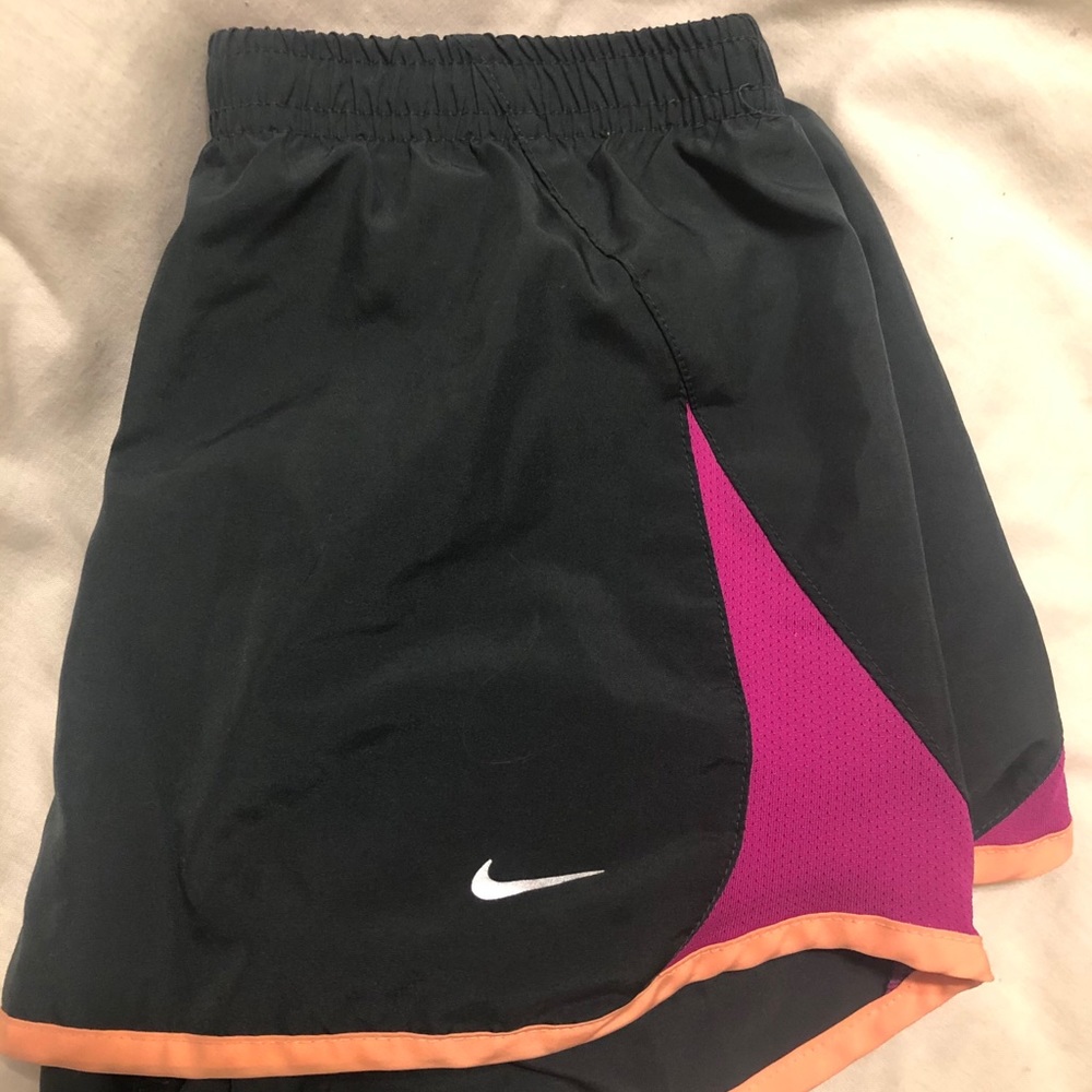 WOMENS DARK GREY NIKE SHORTS